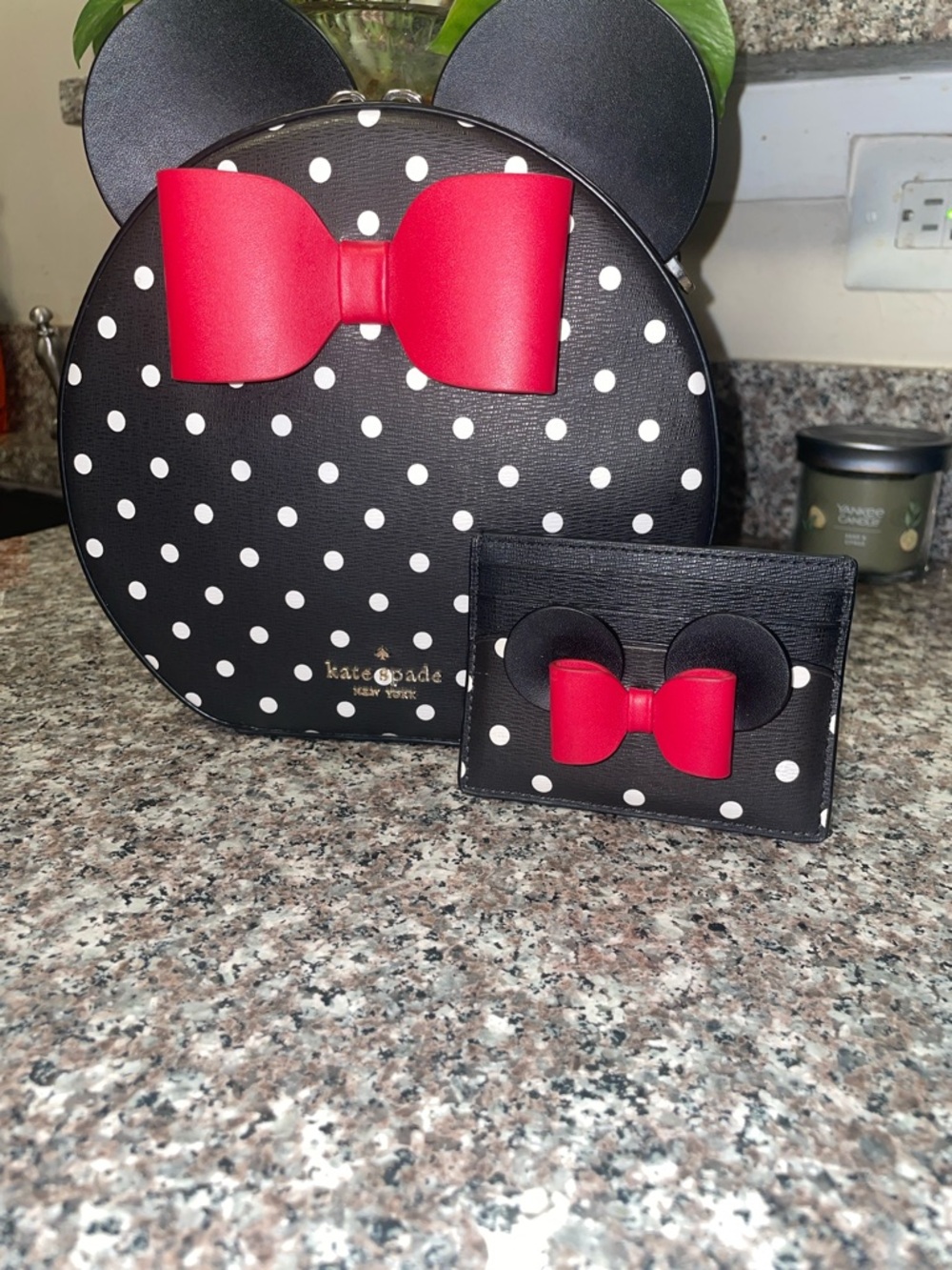 kate spade ♠️ Minnie Mouse Crossbody with Red Bow and card holder set